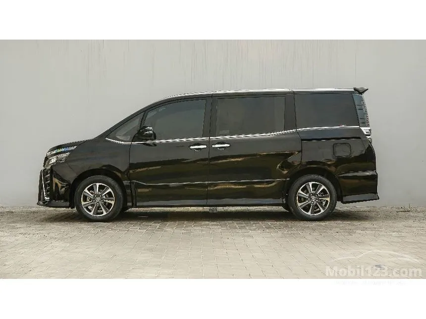 2020 Toyota Voxy MPV