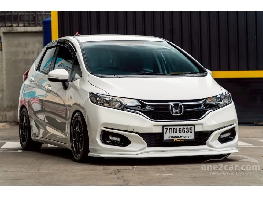 2018 Honda JAZZ V Hatchback