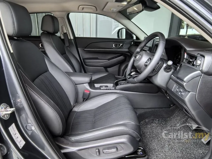 2025 Honda HR-V V SUV