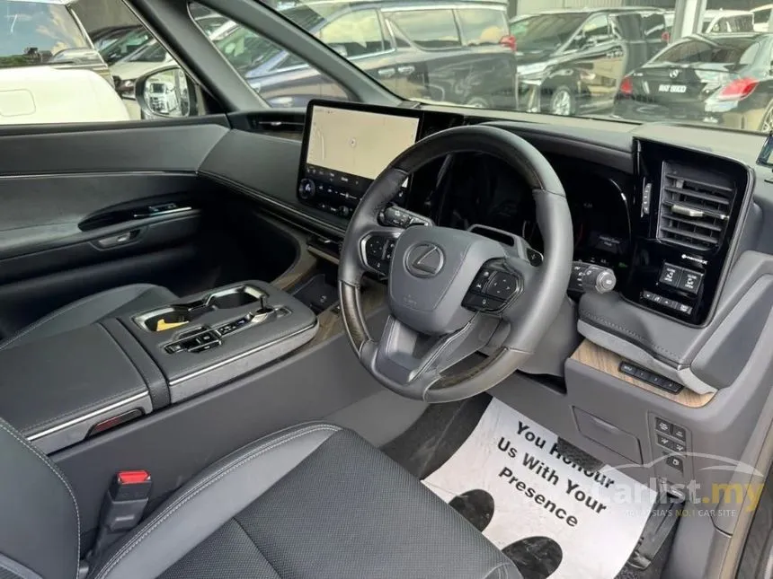 2024 Lexus LM 500h 4 Seater MPV