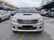 Used 2010 Toyota Hilux 2.5 Double cab Pickup Truck - Cars for sale
