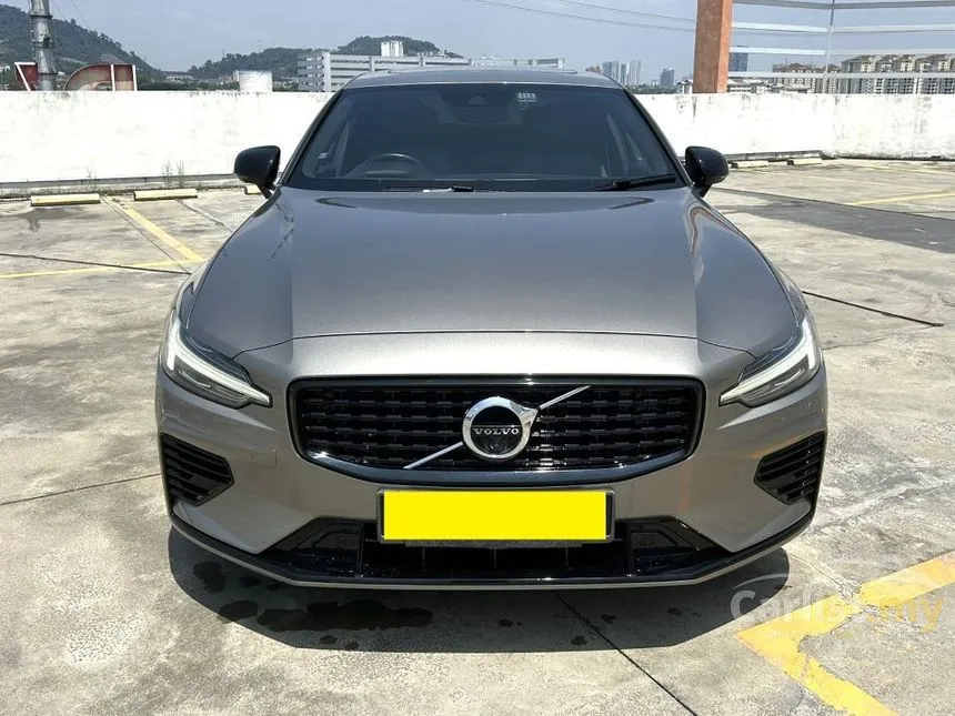 2021 Volvo S60 Recharge T8 R-Design Sedan
