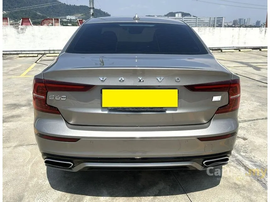 2021 Volvo S60 Recharge T8 R-Design Sedan