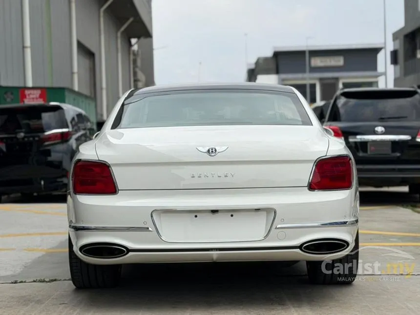 2022 Bentley Flying Spur Mulliner Sedan