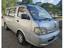 2006 Kia Pregio 2.7 Passenger Vans 12 GS Van Toyota Hiace