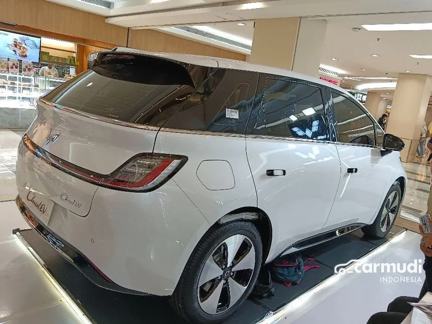 2024 Wuling Cloud EV EV Hatchback