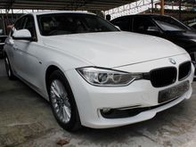 2013 BMW 320i 2.0 Luxury Line Sedan (A)