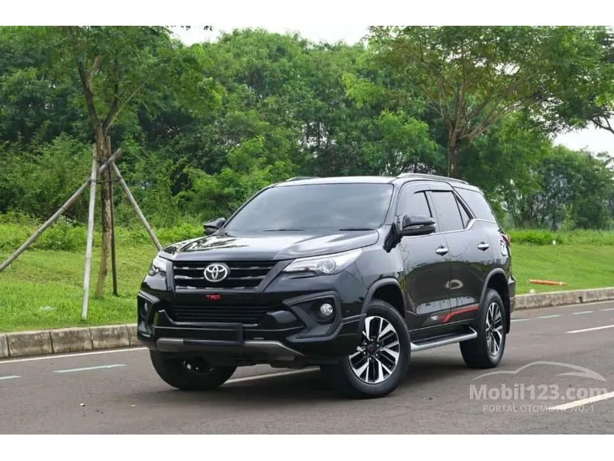 Jual Mobil Toyota Fortuner 2019 TRD 2.4 di Banten Automatic SUV Hitam Rp 410.000.000