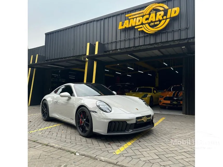 2025 Porsche 911 Carrera GTS Coupe