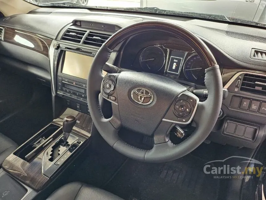 2015 Toyota Camry Hybrid Sedan