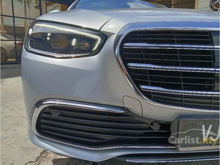 2022 Mercedes-Benz S580e Sedan