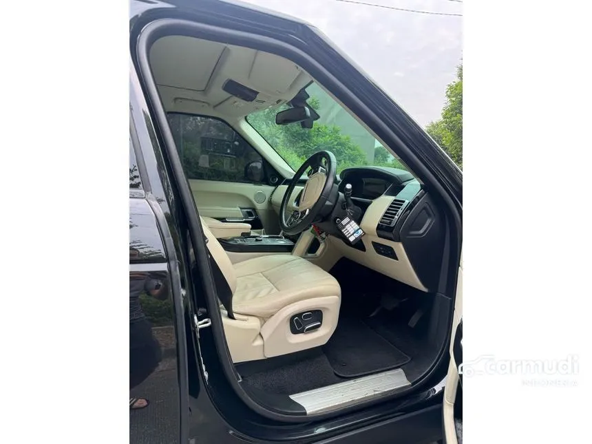 2013 Land Rover Range Rover Vogue SUV