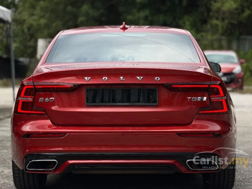 2019 Volvo S60 Recharge T8 R-Design Sedan