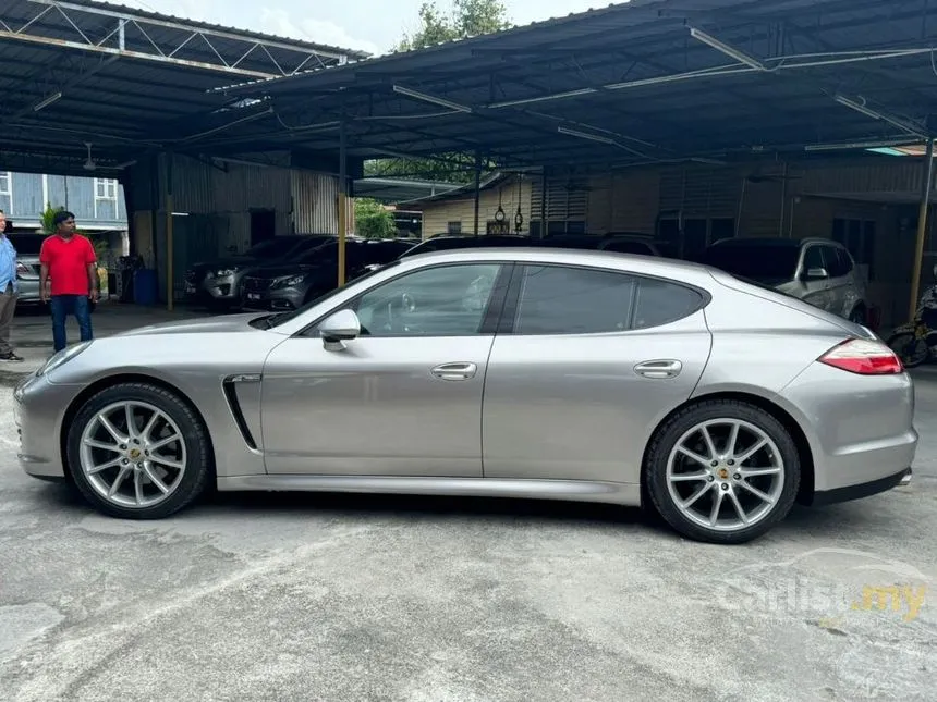 2010 Porsche Panamera 4 Hatchback