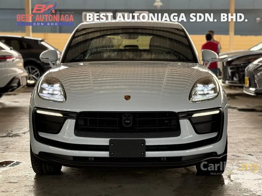 2022 Porsche Macan SUV