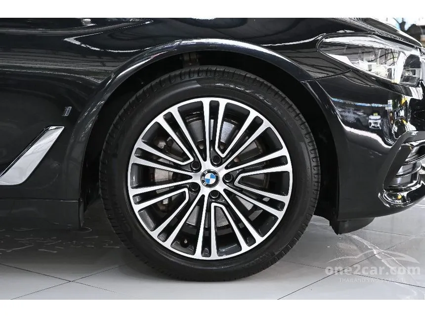 2019 BMW 530e Highline Sedan