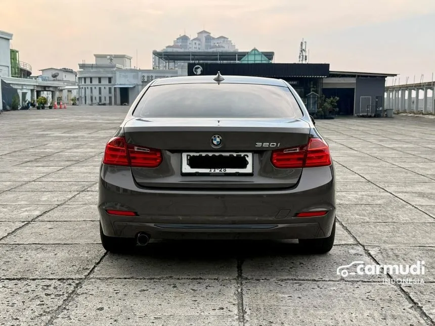 2013 BMW 320i Sport Sedan