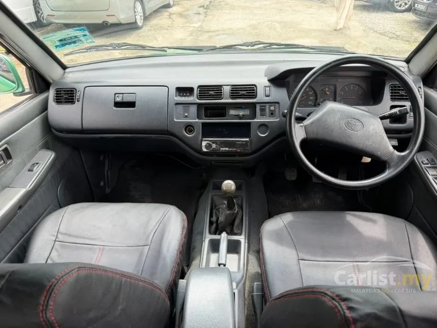 2000 Toyota Unser GLi MPV