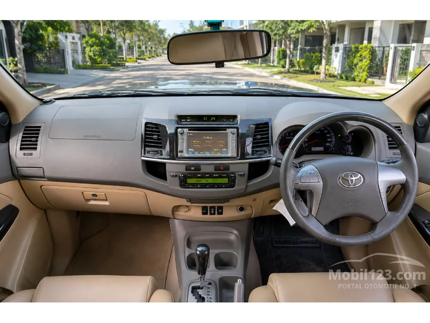 2011 Toyota Fortuner G Lux SUV