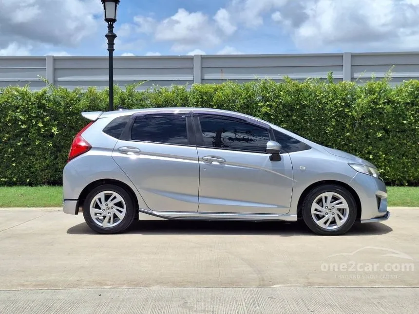 2017 Honda JAZZ V Hatchback