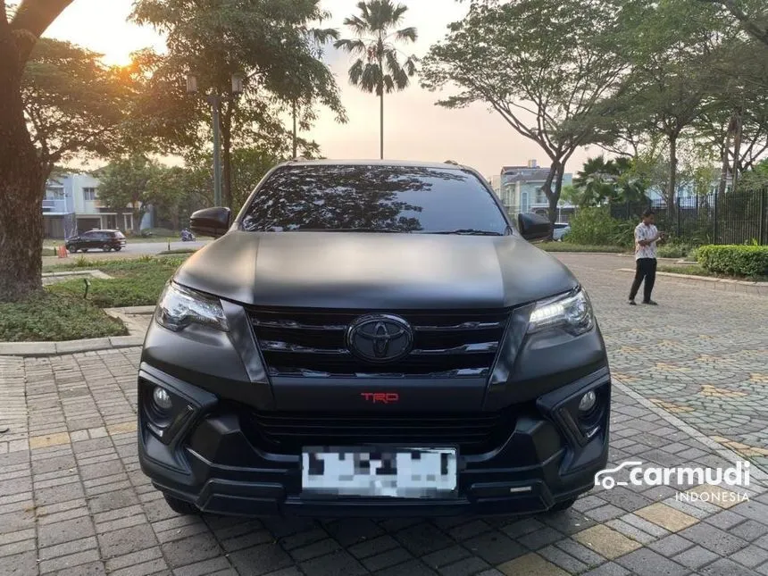 Jual Mobil Toyota Fortuner 2020 TRD 2.4 di Banten Automatic SUV Hitam Rp 465.000.000