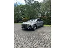 2023 BMW iX 0.0 xDrive40 Sport SUV Oxyde Grey on Black (Faktur 2024) Odo 5 Rb (TERMURAH)