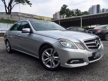 2009 Mercedes-Benz E300 3.0 Avantgarde Sedan ** DITECTOR OWNER... FULL SERVICE RECORD... LOW MLG... UNDER WARRANTY... ACCIDENT FREE... MUST VIEW **