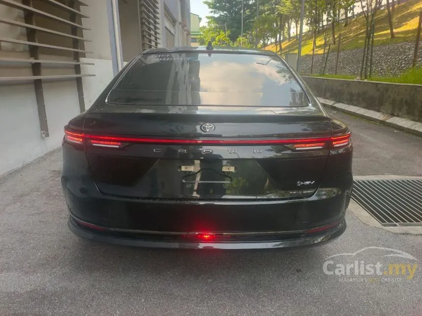 2023 Toyota Crown G Advanced Sedan