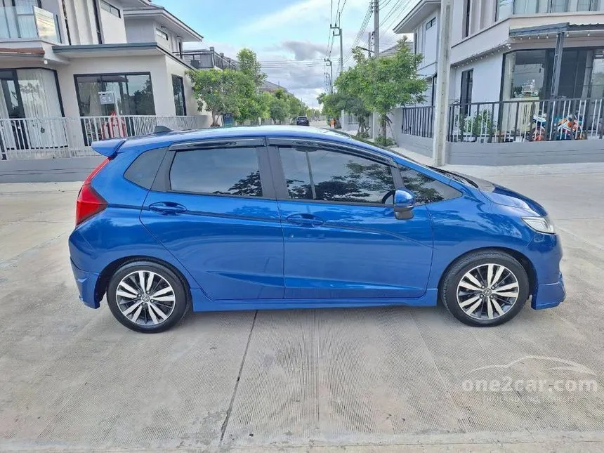 2016 Honda JAZZ SV Hatchback