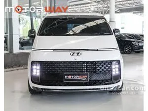 2023 Hyundai Staria 2.2 Premium with sunroof Van