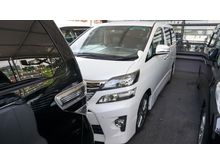 2014 Toyota Vellfire 2.4 Z Golden Eyes MPV -- UNREG --