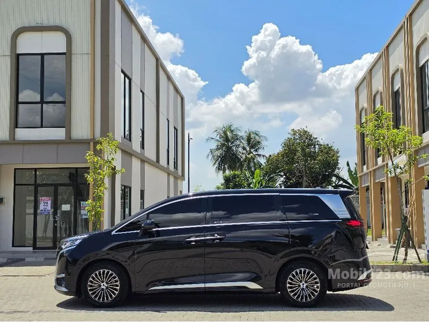 2025 Denza D9 Advanced MPV