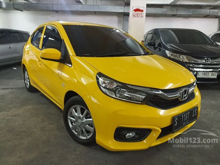 Jual Mobil Honda Brio 2022 Satya E 1.2 di Jawa Timur Automatic Hatchback Kuning Rp 170.000.000