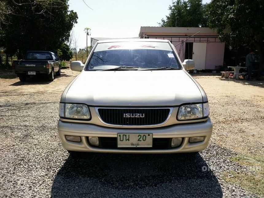 2001 Isuzu DRAGON POWER SLX Space Cab Pickup