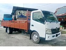 HINO WU710 WOODEN CARGO 20FT UBS 7500KG LORRY #3262WYK - KAWAN