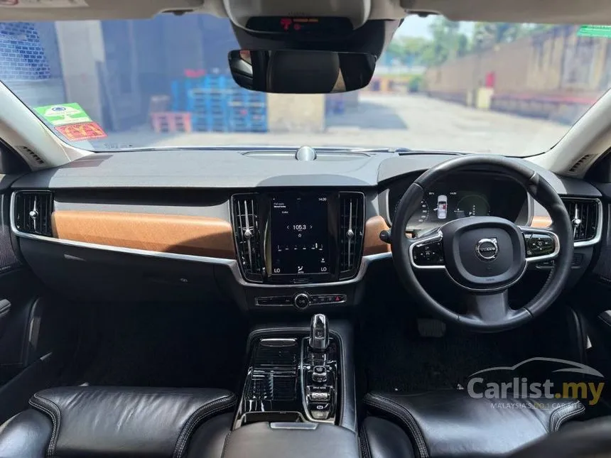 2018 Volvo S90 T8 Inscription Plus Sedan