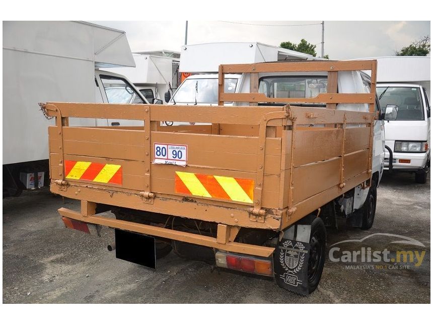 Suzuki Futura 2000 in Selangor Manual Cab Chassis White for RM 7,800