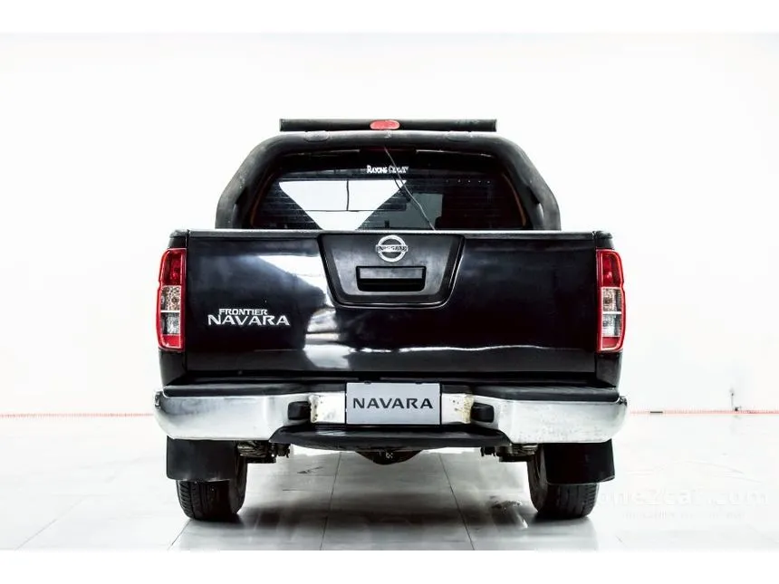 2010 Nissan Frontier Navara LE Double Cab Pickup