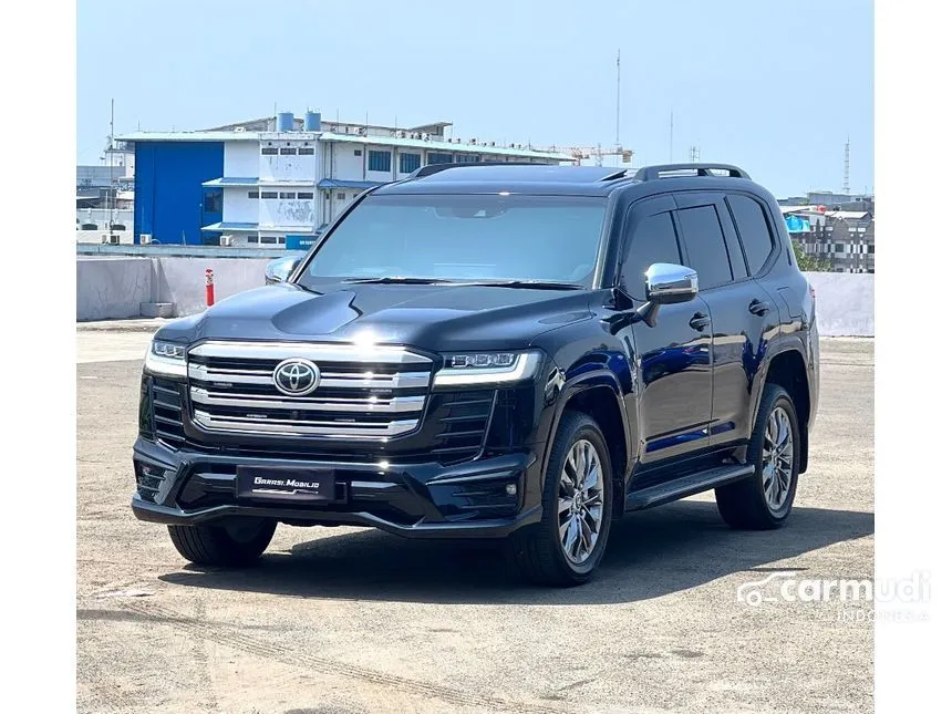 2023 Toyota Land Cruiser 300 VX-R SUV