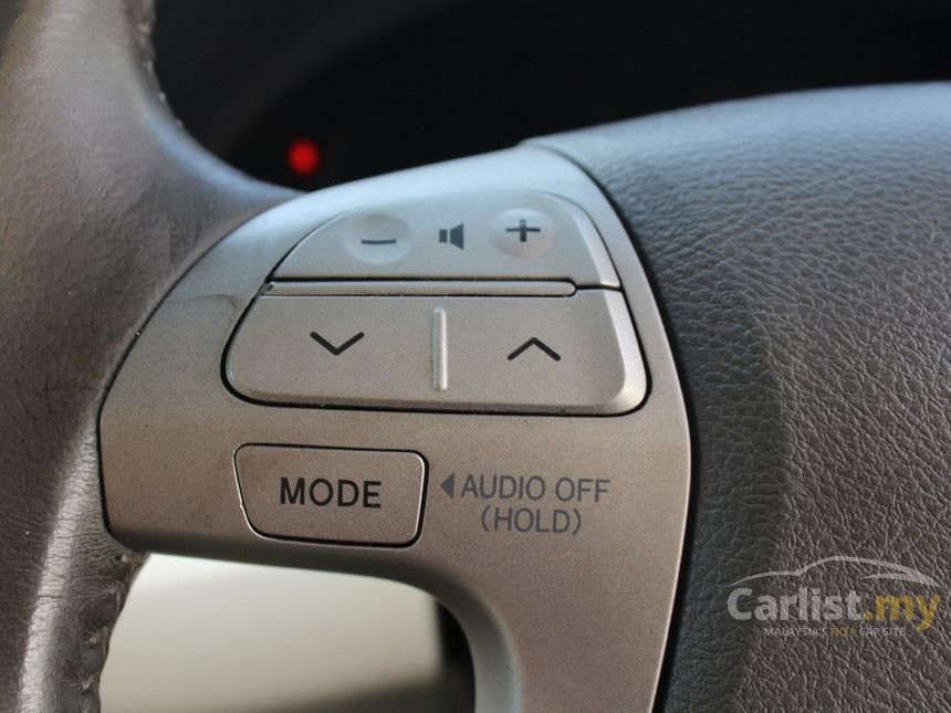 Toyota Camry 2010 G 2.0 in Johor Automatic Sedan White for Toyota Camry 2010 G 2.0 in Johor Automatic Sedan White for