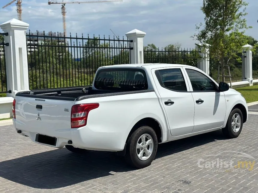 2017 Mitsubishi Triton Quest Dual Cab Pickup Truck