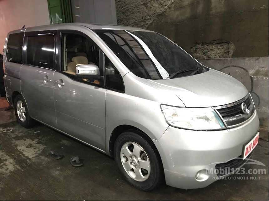 Nissan serena 2006