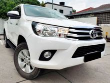 2017 Toyota Hilux 2.4 G Pickup Truck