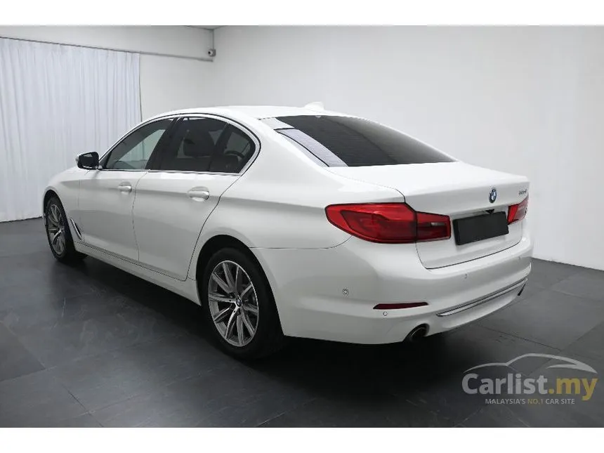 2020 BMW 520i Luxury Sedan
