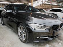 2012 BMW 328i 2.0 Luxury Line Sedan (A)