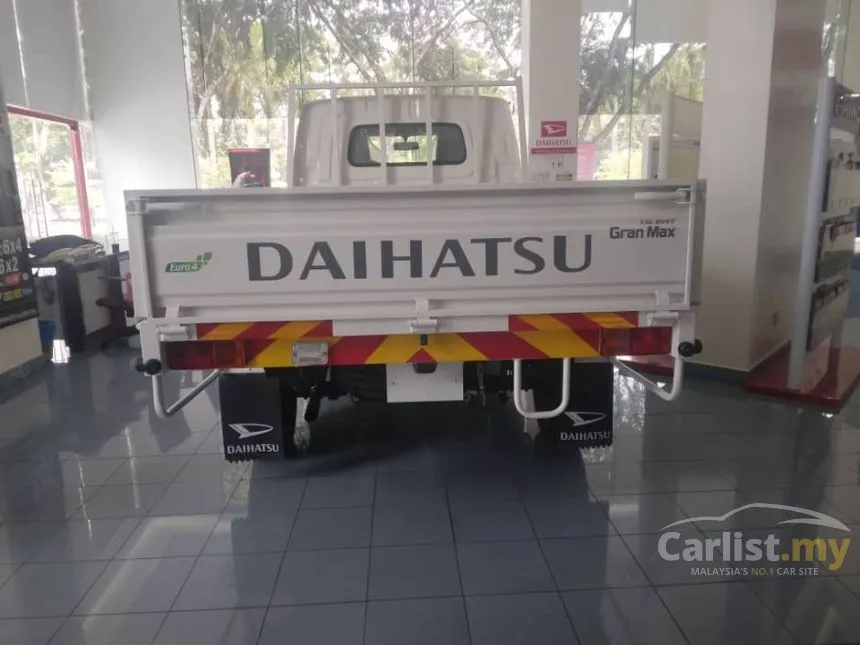 2025 Daihatsu Gran Max Panel Van