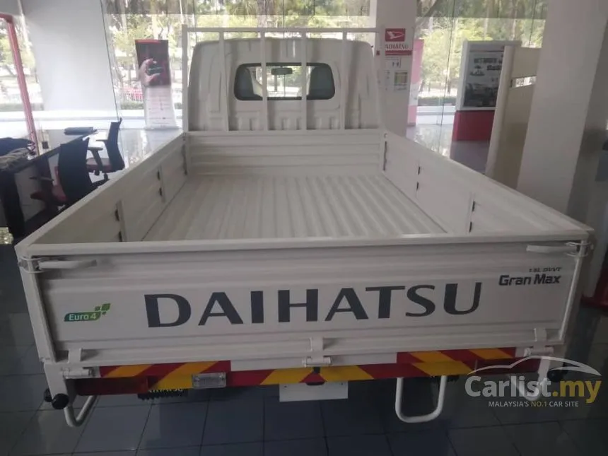2025 Daihatsu Gran Max Panel Van