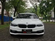 ( TDP 55jt ) BMW 520i G30 2.0 LUXURY B48 AT 2019 Putih - Nik 2018 Kondisi Istimewa Dan Dijamin Siap Pakai #kawanmobilbekas