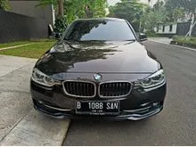 2016 BMW 320i 2.0 Sport Sedan