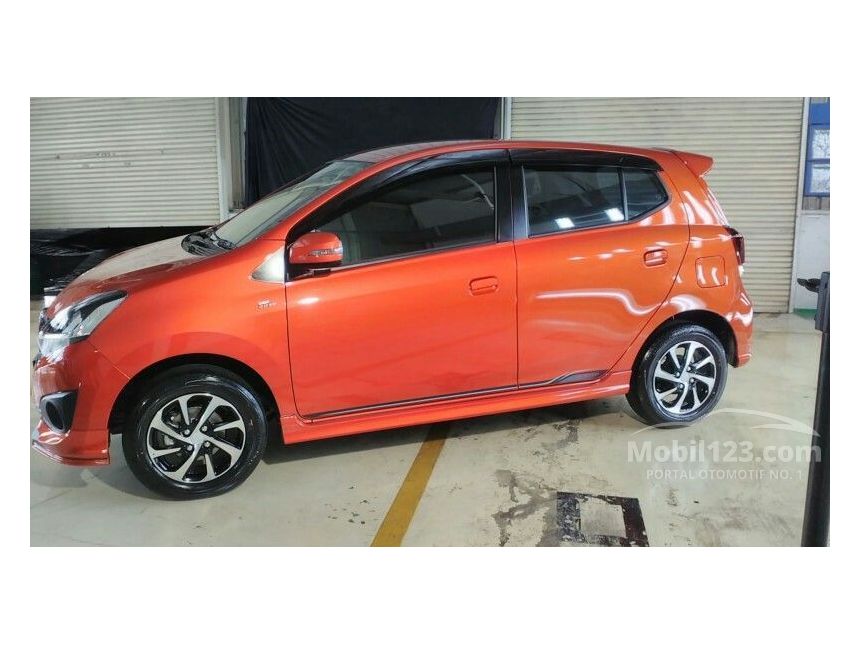 Jual Mobil Daihatsu Ayla 2017 R Deluxe 1.2 di Jawa Barat 